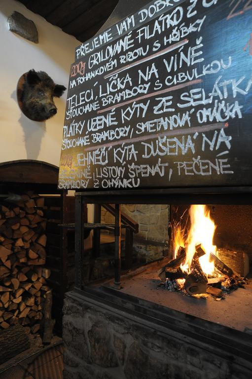 Koliba U Cerneho Medveda Hotell Zlín Exteriör bild